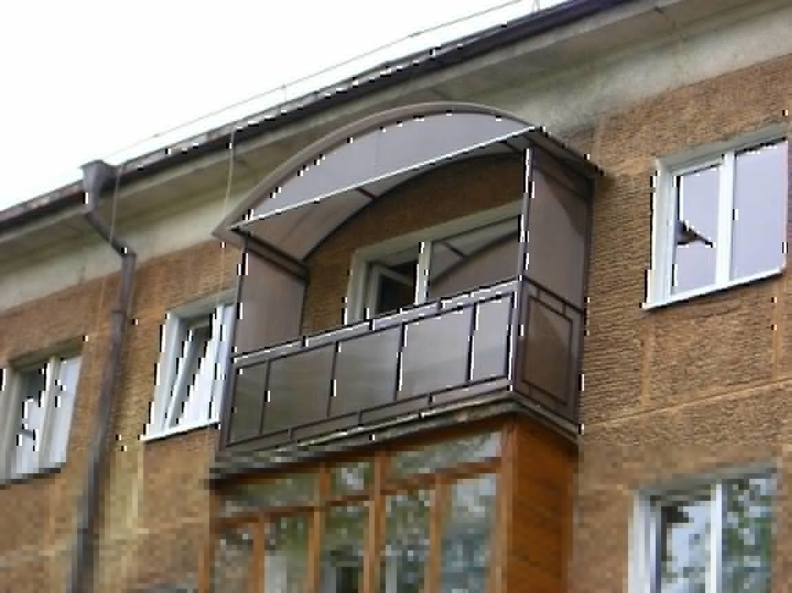 Отделка балкона поликарбонатом.