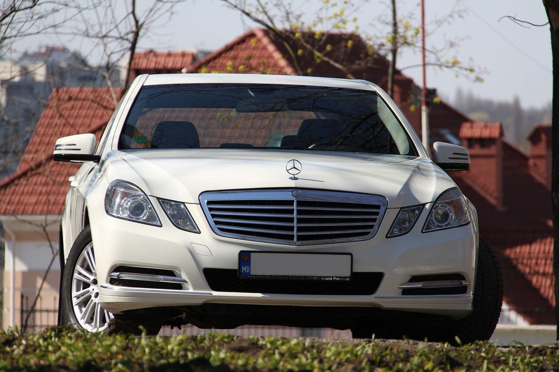 Mercedes e 212 Cabrio