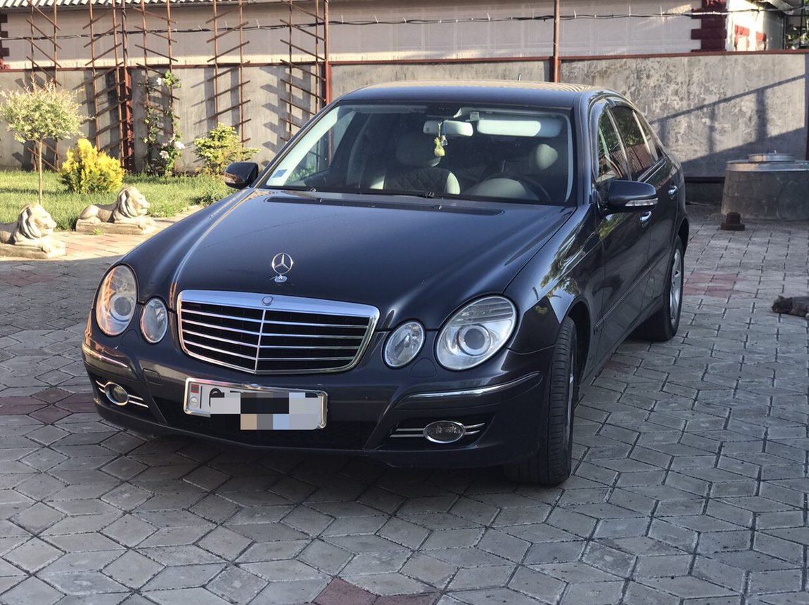 Мерседес е220 белый. Mercedes benz e220 cdi. Мерседес 220 2008. Мерседес e220 универсал. Мерседес бенц е220.