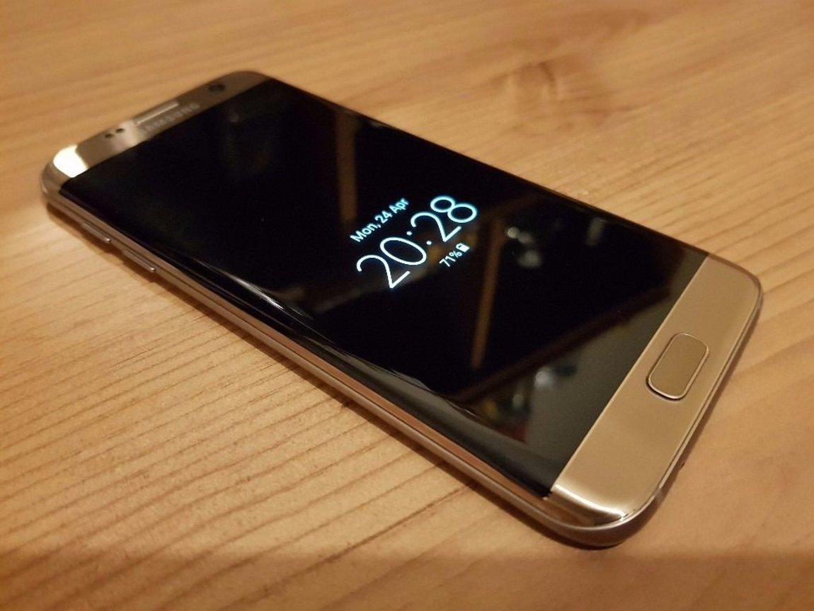 Купить галакси б у. Samsung s7 Edge Gold. Б/У телефоны. Авито смартфон. Авито телефон.