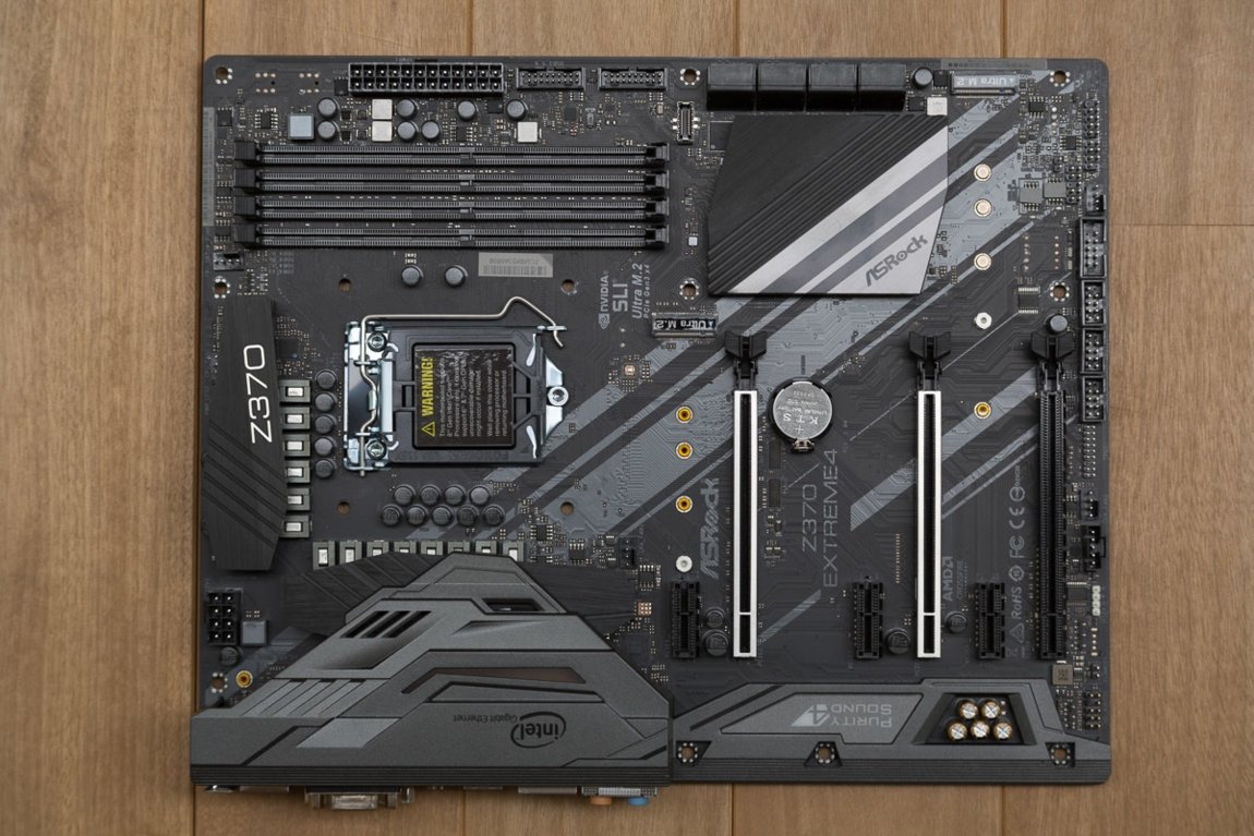 Extreme 4. ASROCK z370 extreme. Z370 extreme4. Материнская плата ASROCK z370 extreme4 1151v2. ASROCK z370 extreme4 Fan.