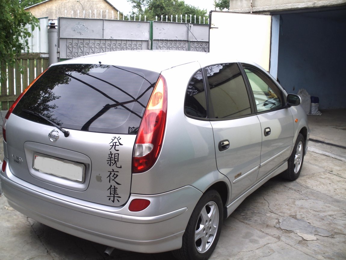 Nissan Tino 2005