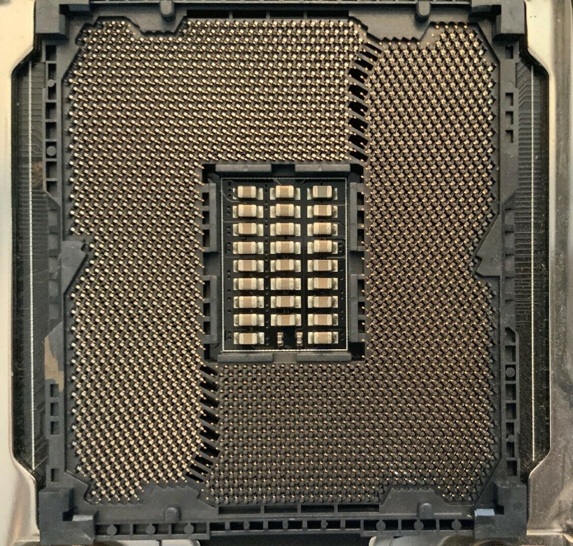 Сокет x79. Сокет LGA 2011. Ножки сокета 2011 3. Процессор для сокета 2011-3. LGA 1155 pinout.