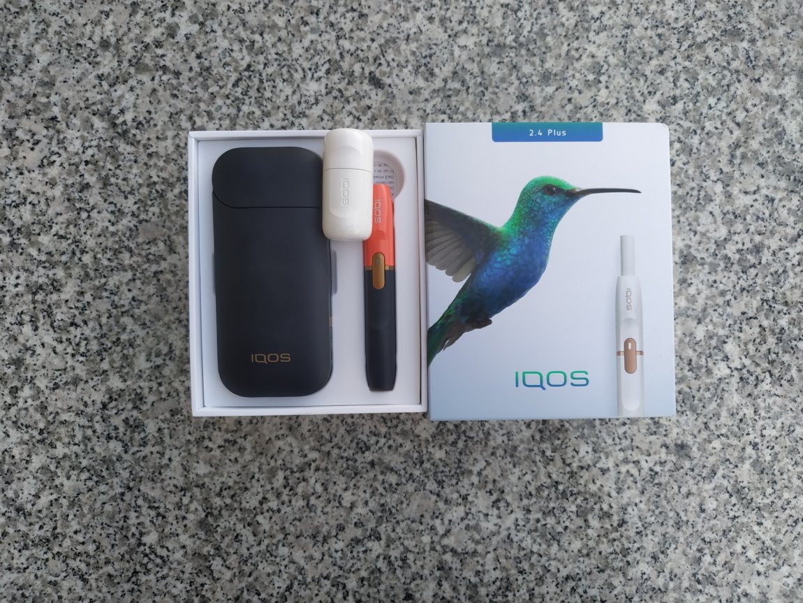 Новый айкос 2024 года. IQOS a1505. IQOS 2.4 плата. IQOS 2.4 кнопки на корпусе. Коробка айкос 2.4 плюс инструкция.