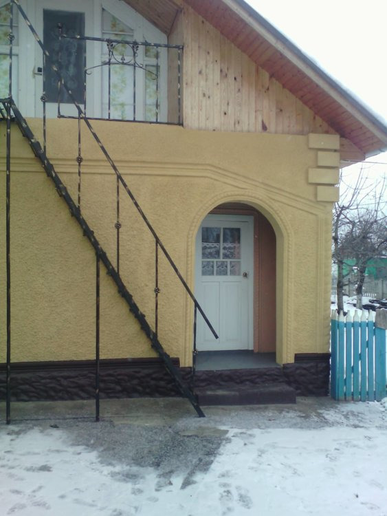 1-этаж. дом с мансардой 100кв. м. на 29 сотках земли в с. Стурзовка 11000 €