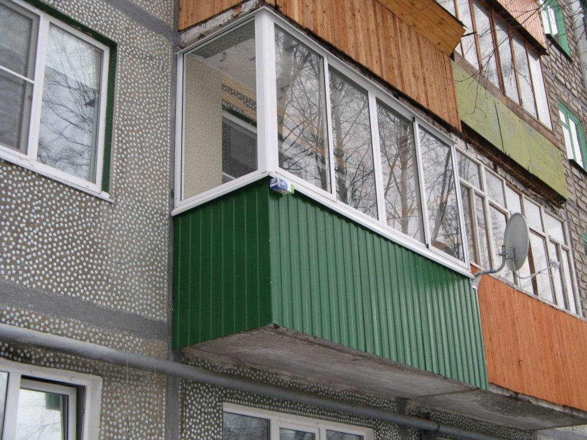 Пластиковый балкон в хрущевке
