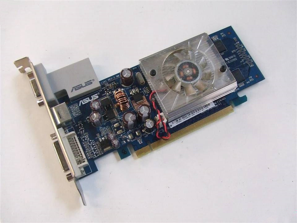 Выходит видеокарта. ASUS GEFORCE 7300 GS. Видеокарта NVIDIA gf 7300gs. Видеокарта NVIDIA GEFORCE 7300 GS. Видеокарта ASUS GEFORCE 7300gs.