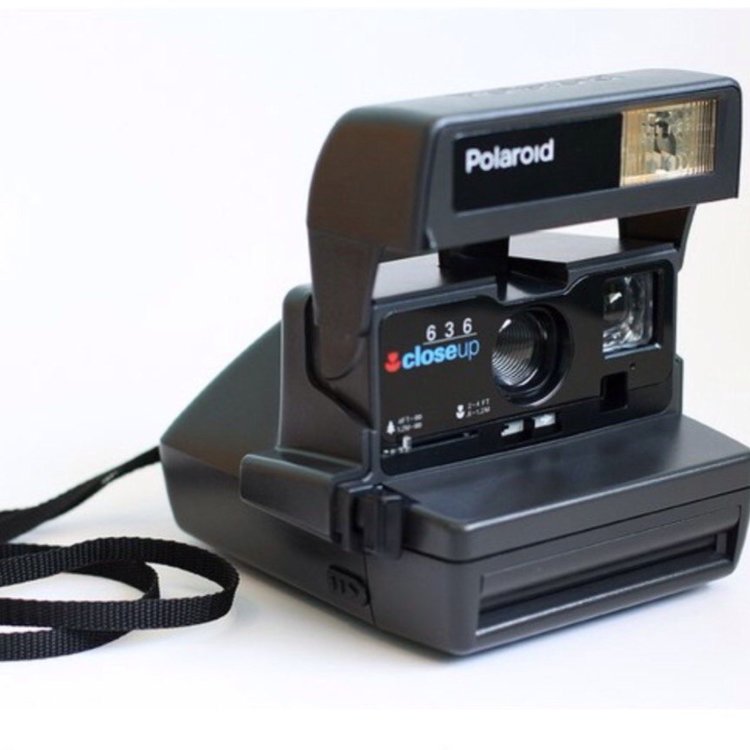 Polaroid фотоаппарат. Плёночный фотоаппарат Polaroid 636. Камера полароид 636. Полароид 636 новый. Polaroid моментальный фотоаппарат 2022.