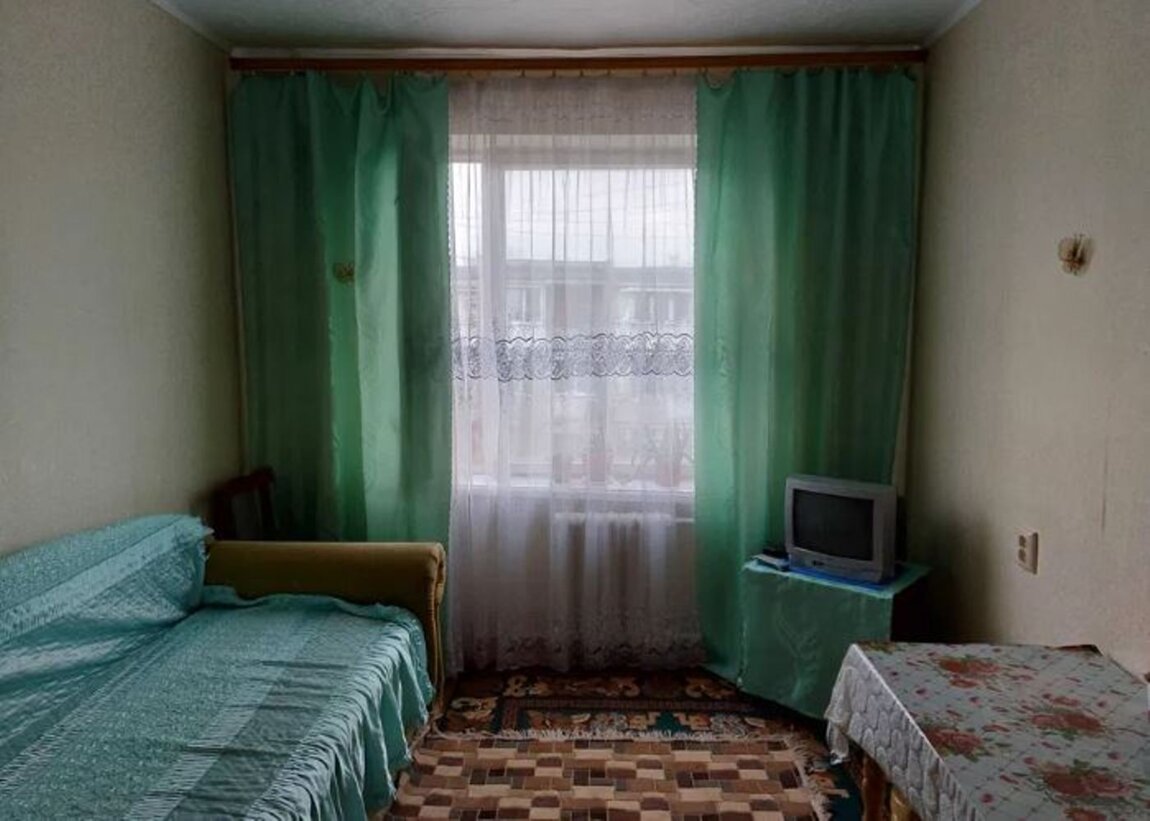 Комнаты в Приморском. Куплю 1 комнату в коммуне Одесса.