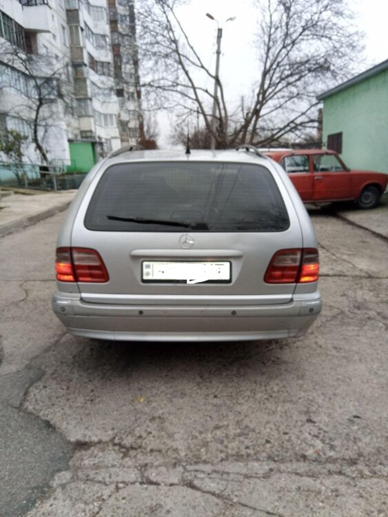 Мерс е 240
