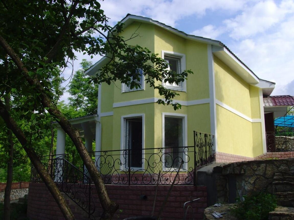 Дачный участок с 2 домами (дача) в с. Строенцы 70000 €