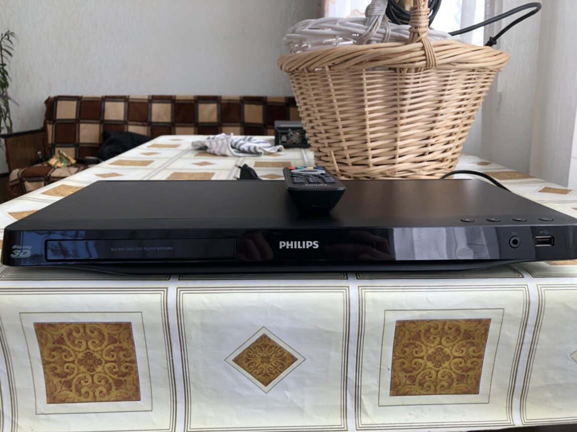 PHILIPS BLUE-RAY SMART TV. DVD USB 129 руб