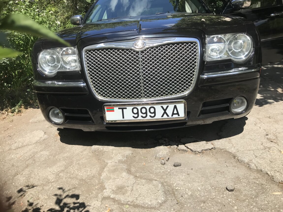 Продам Chrysler 300c 8000 $