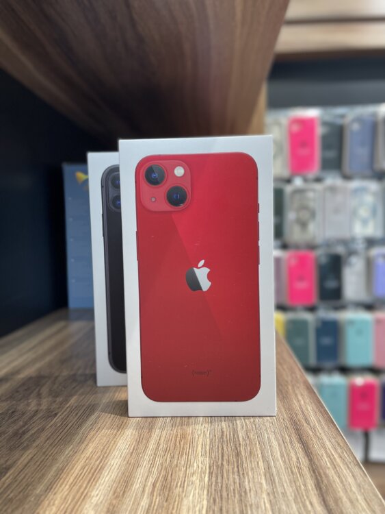 Iphone 13 product red