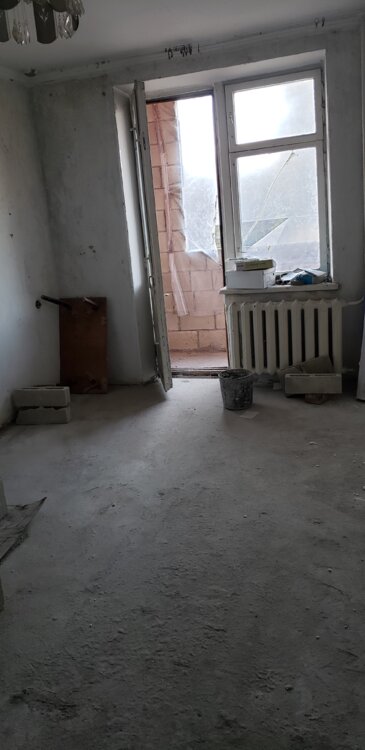 Балка, Тернополь, 2 ком 1/5,раздельные ком. с балконом 6м. под ремонт