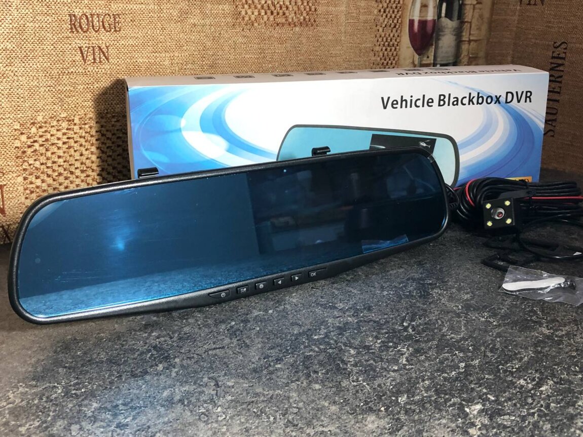 Продам новое зеркало-видеорегистратор с камерой заднего вида недорого ...