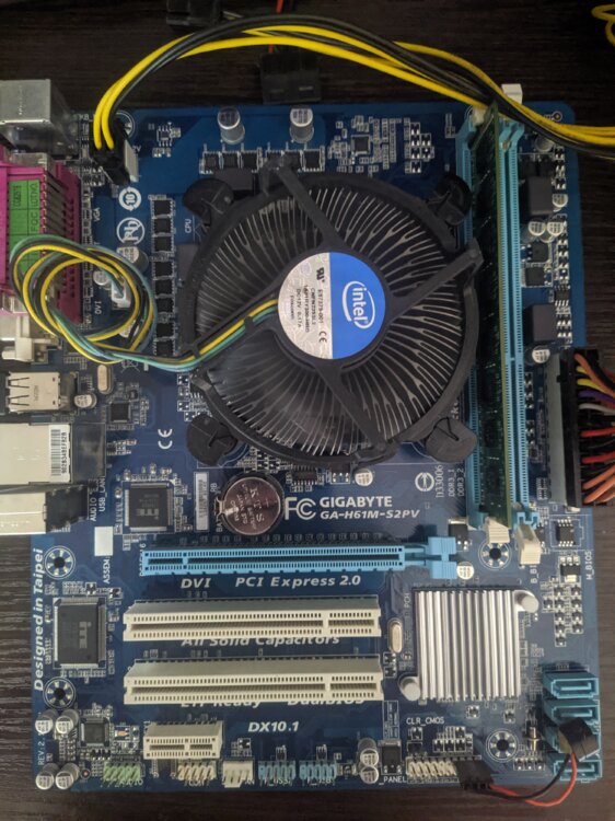 Gigabyte ga h61m s2pv схема напряжения Материнская плата GA-H61M-S2PV+CPU+DDR3-2gb, сокет 1155+HDD500 850 руб