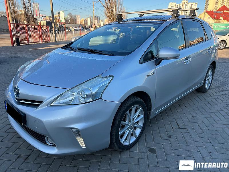 Toyota Prius Plus 2012