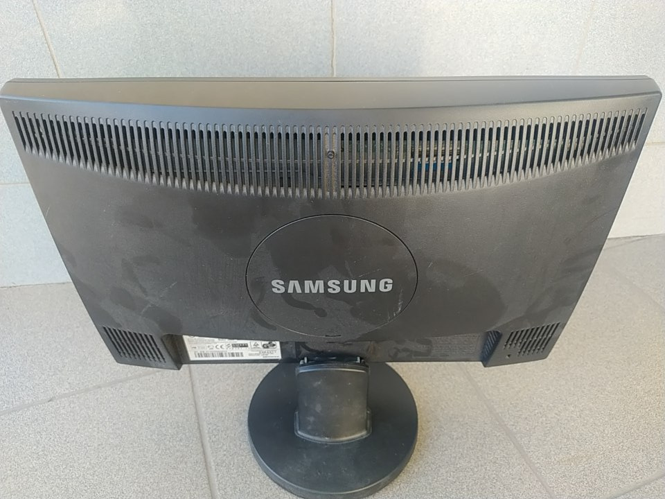 Продам монитор Самсунг. 19" 600 руб