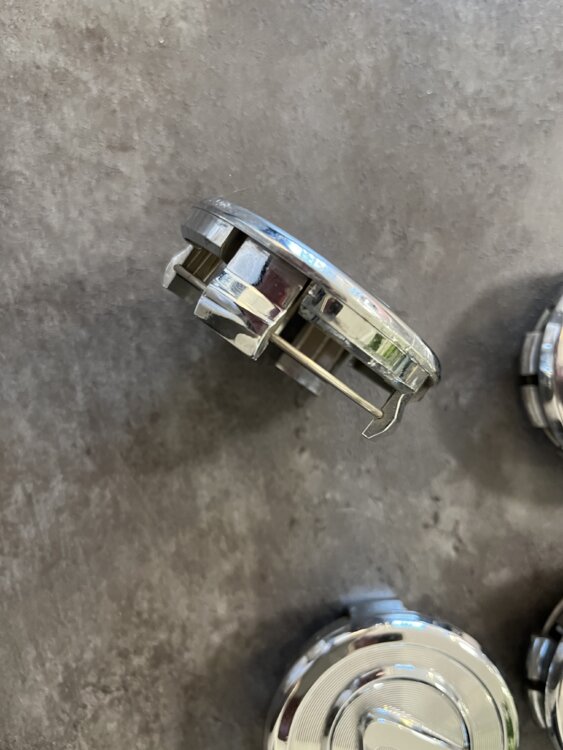 Колпачки заглушки на диски Lexus 400 руб