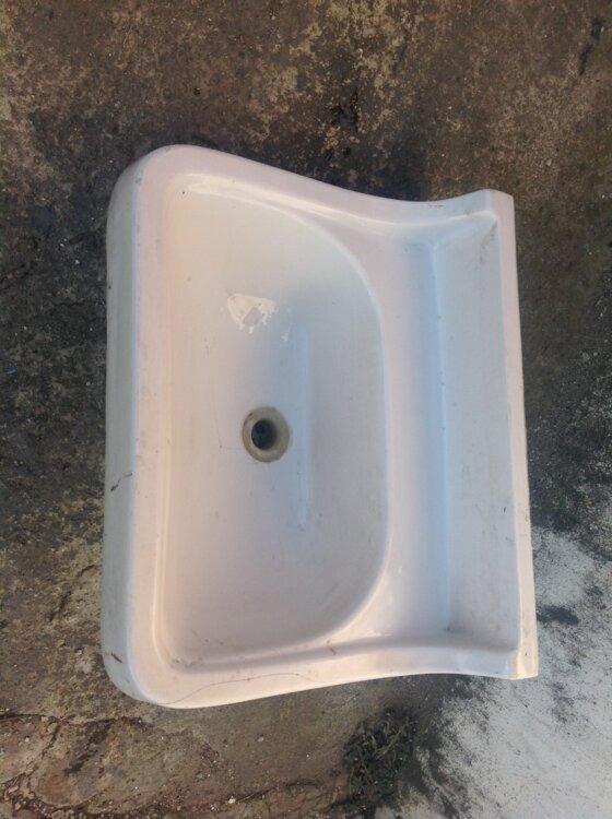 Раковина 50 р, бачок 50 р 50 руб