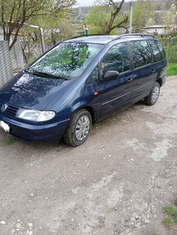 Ford galaxy 1995. Seat Alhambra 1999. Сеат Альхамбра 1999. Форд галакси 1995. Ford Galaxy 1998.