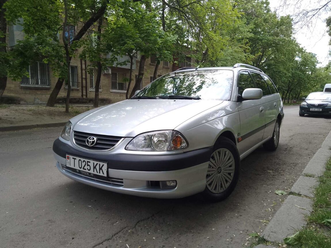 Авенсис 2001 Года Фото