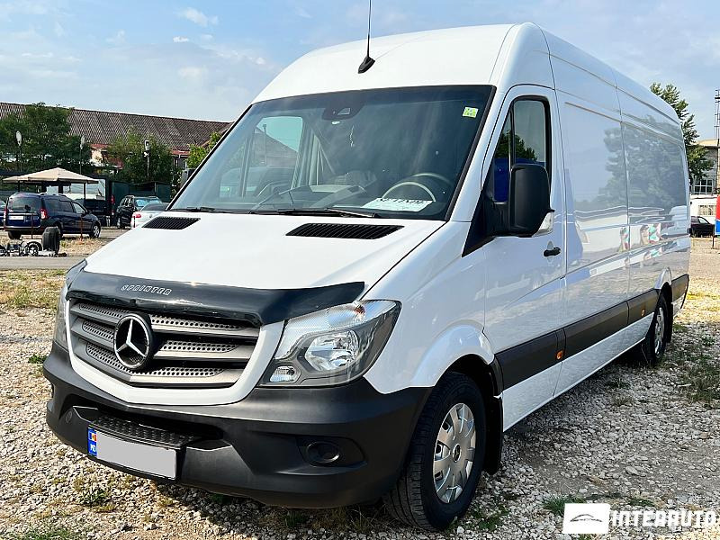 Mercedes Benz Sprinter с456ас136