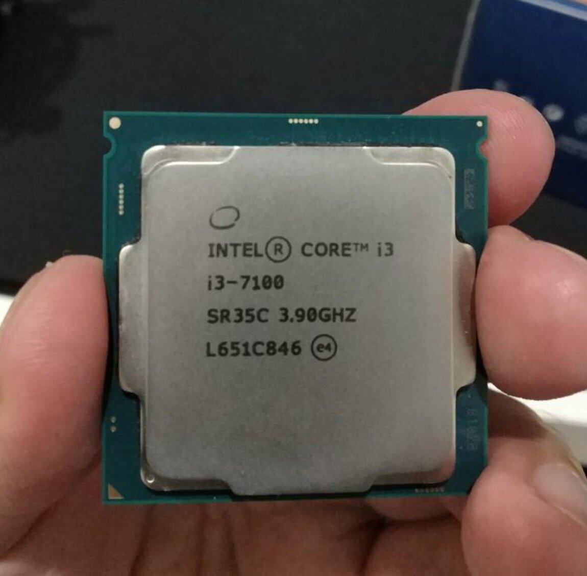 Intel core i3 1115g4 3. Intel i3-7100. Процессор Intel Core i3-7100. Intel Core i3 7100 2.4 GHZ. Процессор -Intel Core i3-7100 CPU.