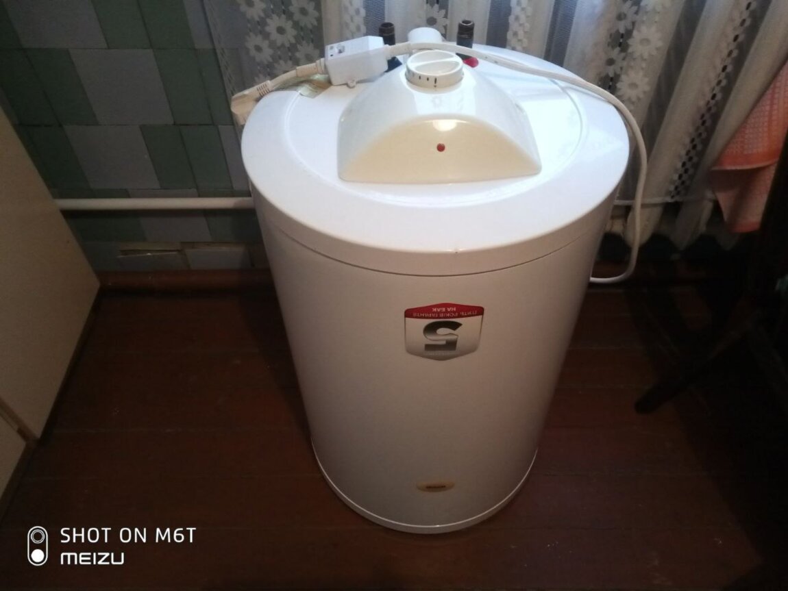 Продам бойлер на 80 литров Горение б/у рабочий 850 р 850 руб