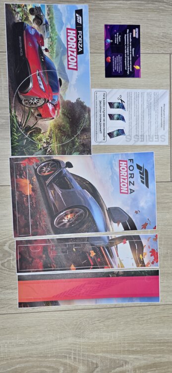 Продам комплект виниловых наклеек для XBOX Series S Forza Horizon.