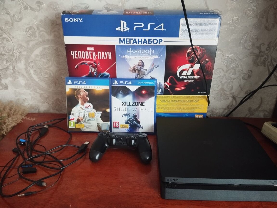 Sony PlayStation 4 Slim 1 Tb.
