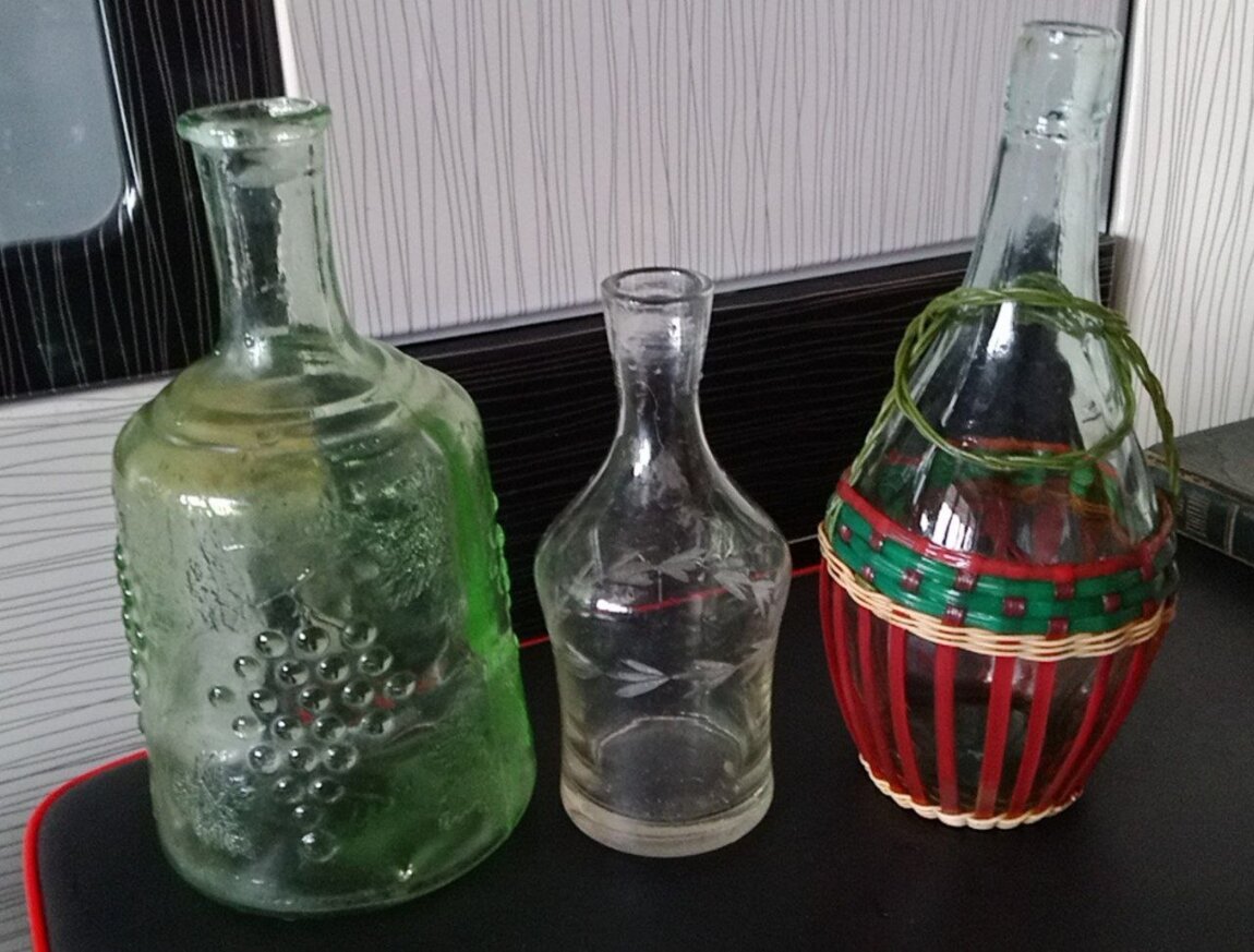 Графины под вино СССР. Аптечные склянки.