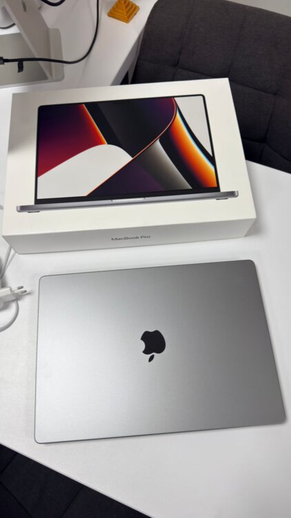 MacBook Pro 16 inch - M1 Pro - 16GB RAM - 512GB SSD, Liquid Retina