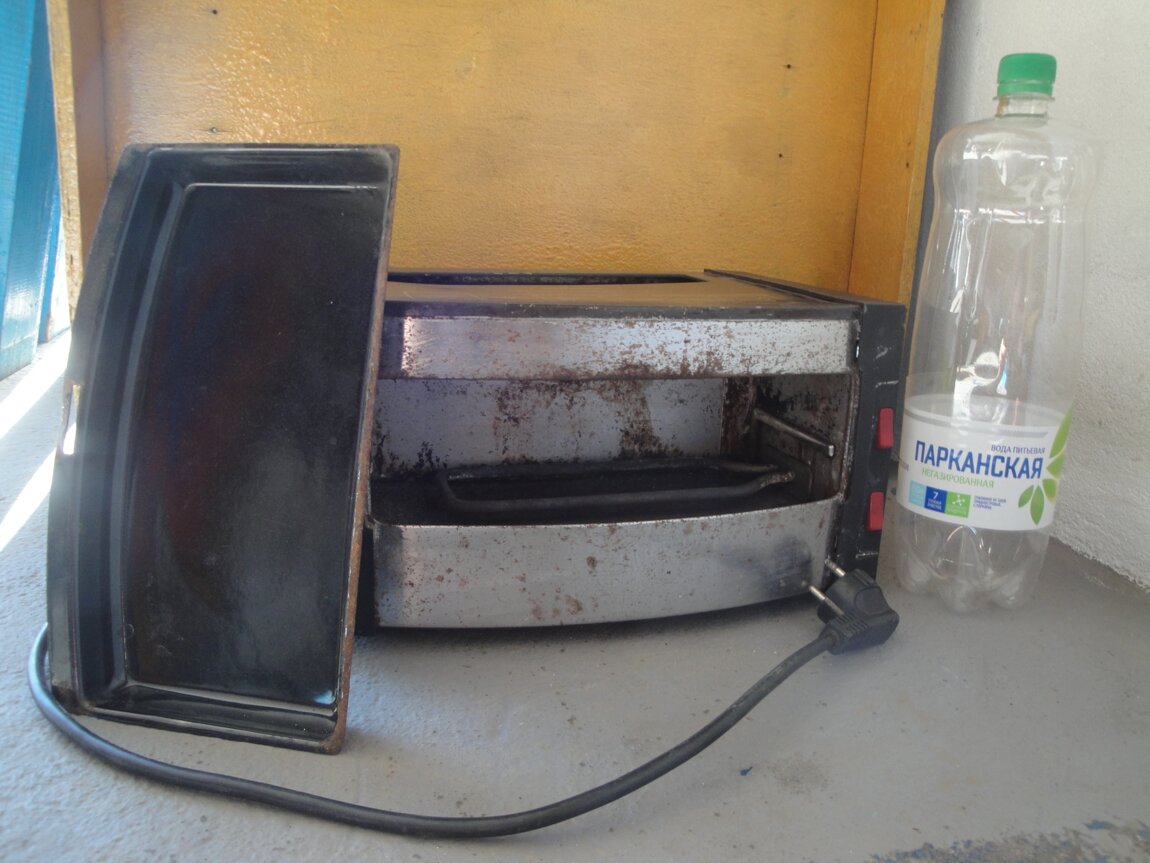 Продам б/у гриль, б/у газплиту, новую электроплиту "HOT PLATE".