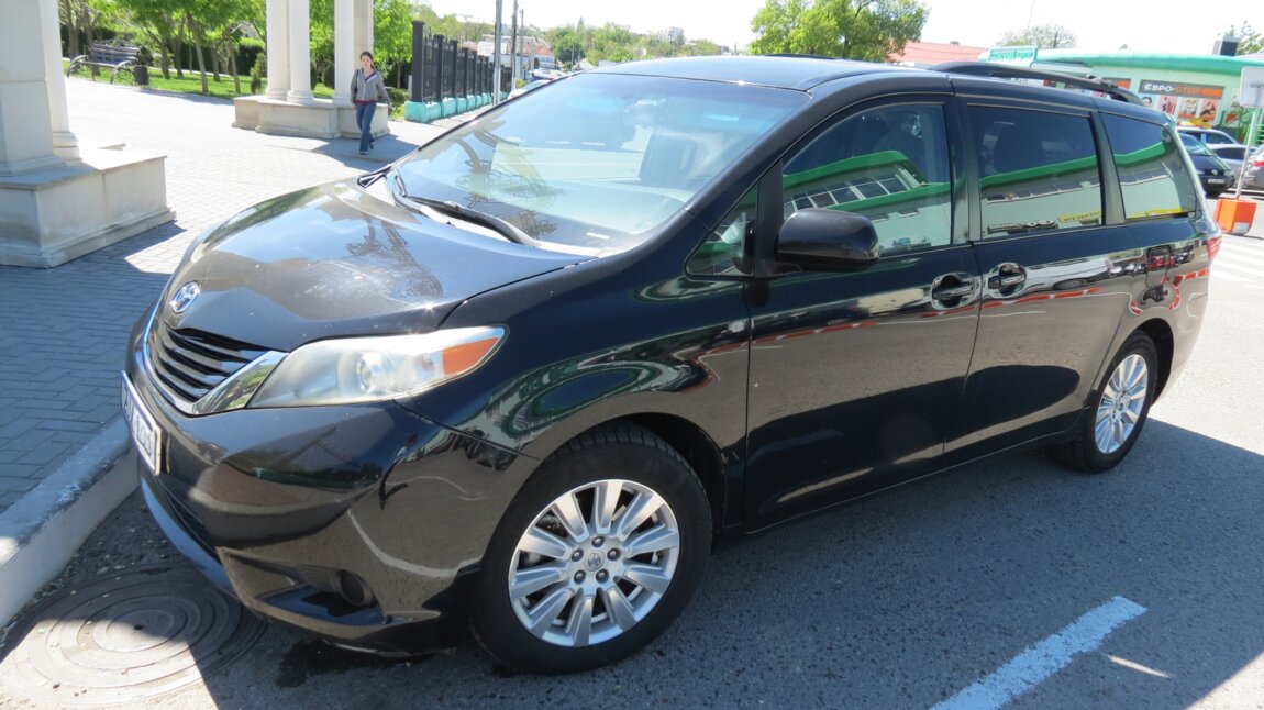 Продается легковой автомобиль TOYOTA SIENNA