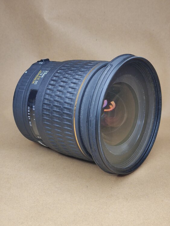 Sigma 20mm F1.8 EX DG Aspherical (Full Frame Lens for canon) 100 $