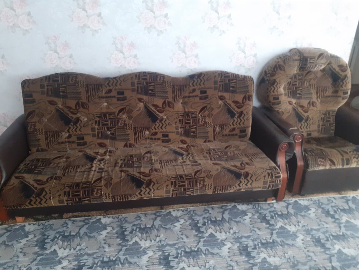 Продам диван (книжка) и кресло