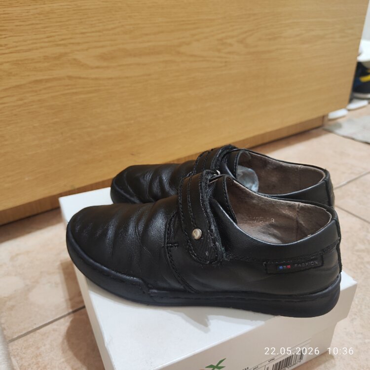 Продам туфли кожаные размер 28