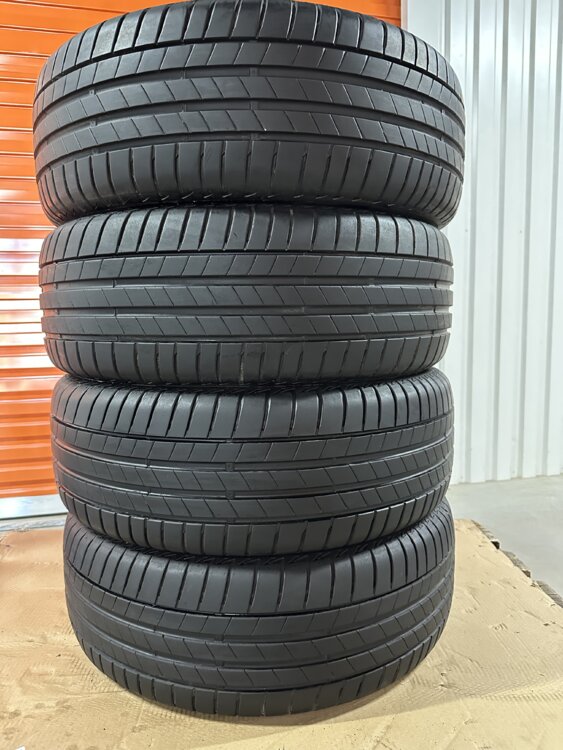 Лето. Bridgestone 225/60/R17. Состояние новых 2025 год.