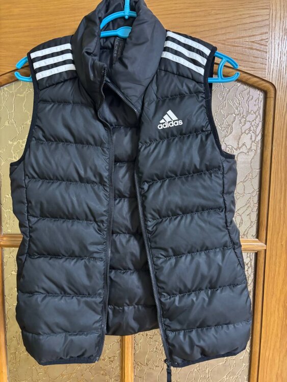 Жилетка, батники, ветровка и штаны ADIDAS оригинал