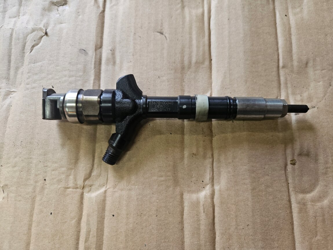 Форсунка топливная Авенсис Т-25