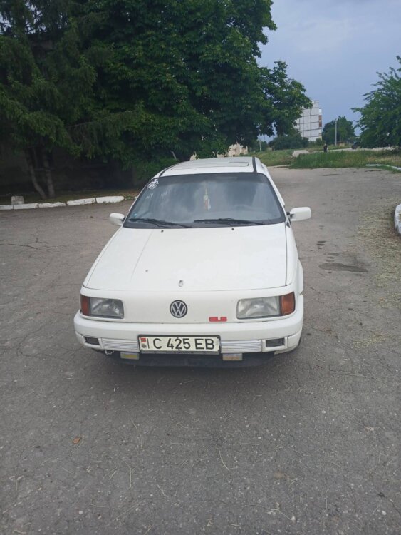 Passat B3 1.8 Моноинжектор.