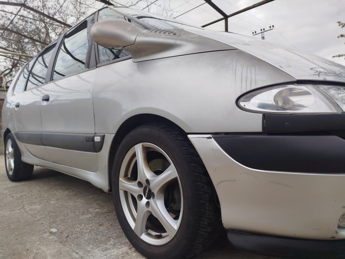 Продам отличный минивэн Renault Grand 3 Espace на нейтральных номерах.
