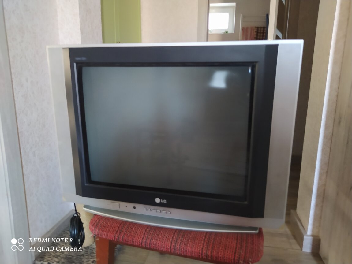 Продается телевизор LG в отличном состоянии