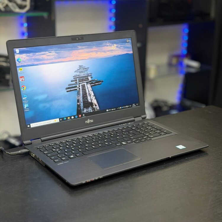 15.6 дюймов FHD IPS| Core i5-8365U| 8gb ddr4|256gb ssd