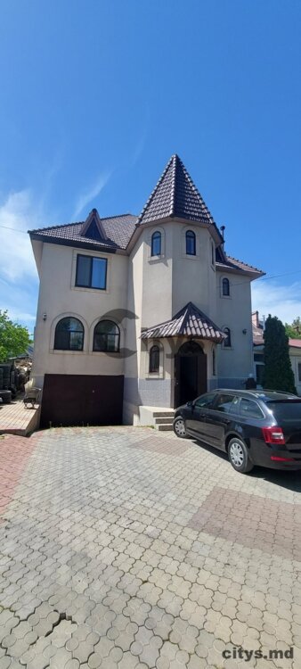 Casa - 365 m² , Chisinau 470000 €