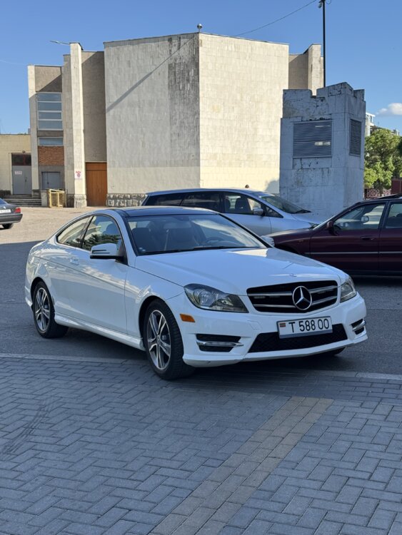 Срочно! Mercedes-Benz C250 Coupe AMG, 2012 год, 1.8 Turbo. 204 л. с.