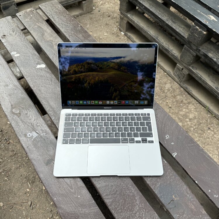 Продам Apple MacBook Air 13 M1 8gb/512gb