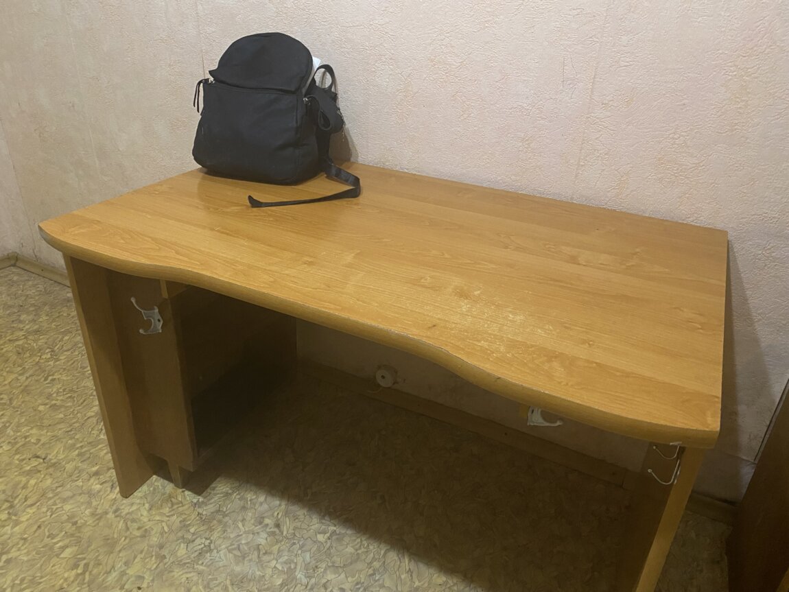 Продам стол